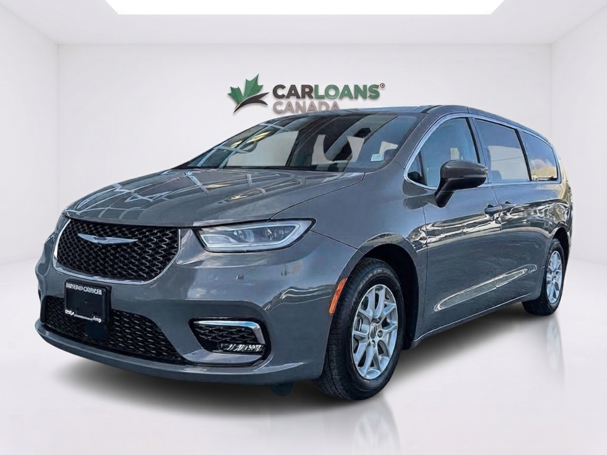 2023 Chrysler Pacifica — photo 1 of 25