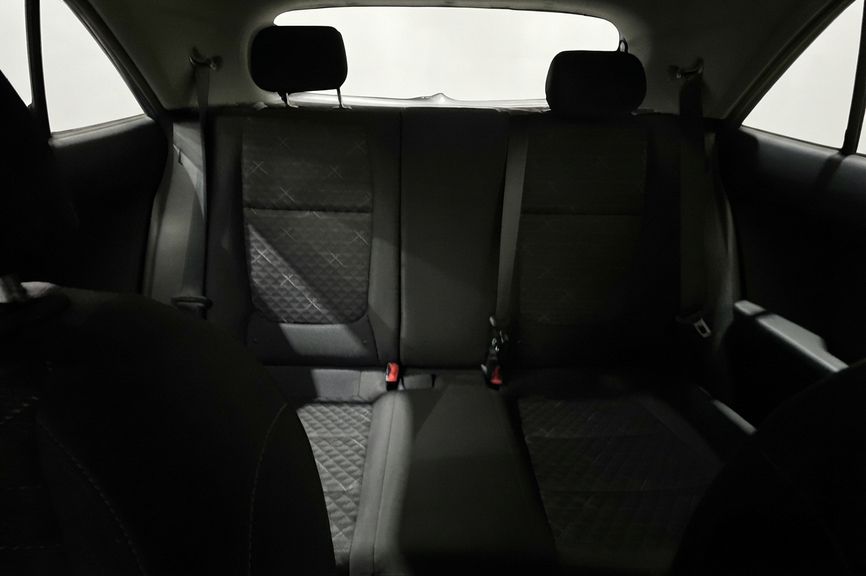 2021 Kia Rio Hatchback 5-Door — photo 18 of 25