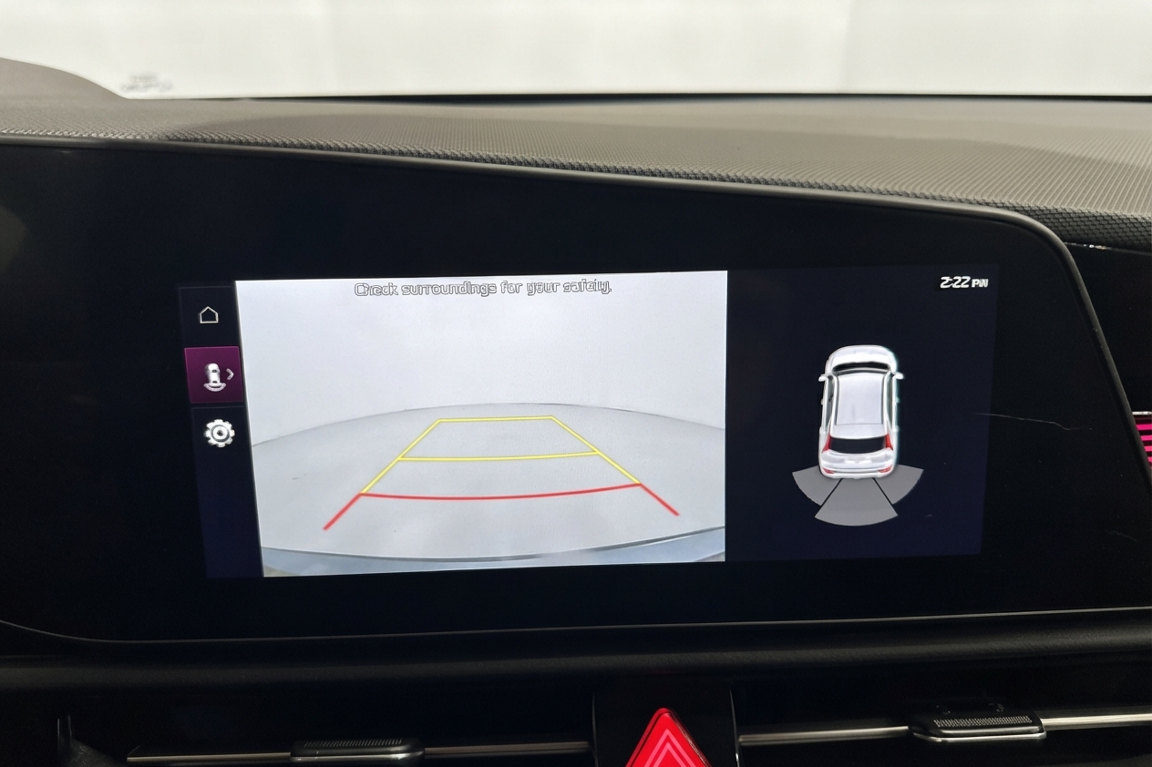 2025 Kia Niro Hybrid — photo 20 of 27