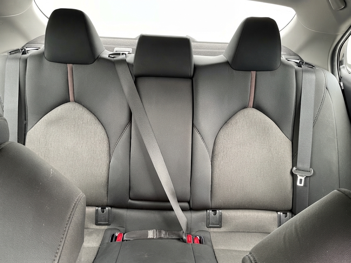2020 Toyota Camry — photo 25 of 34