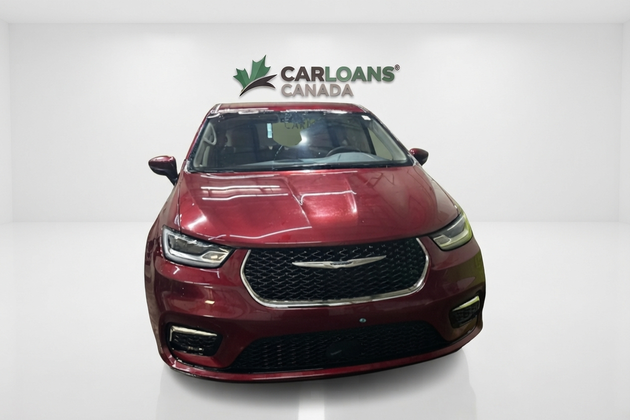 2023 Chrysler Pacifica — photo 3 of 27