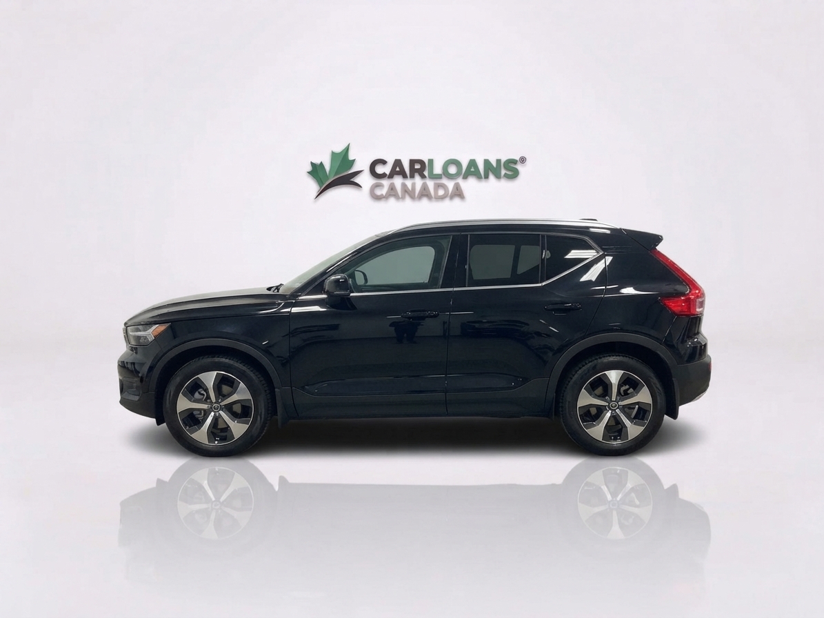 2024 Volvo XC40 — photo 3 of 36