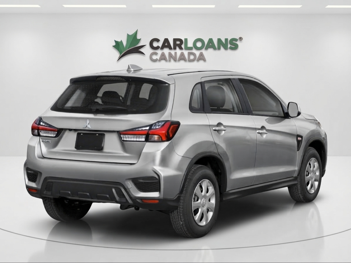 2023 Mitsubishi RVR — photo 2 of 15