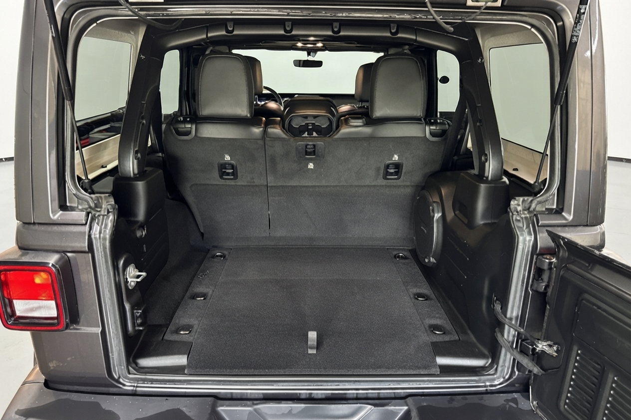 2021 Jeep Wrangler — photo 9 of 32