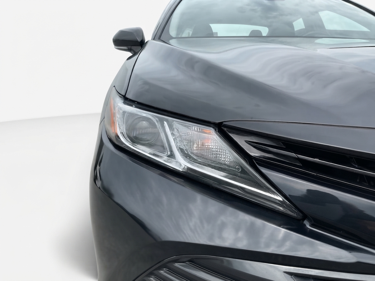 2020 Toyota Camry — photo 13 of 34