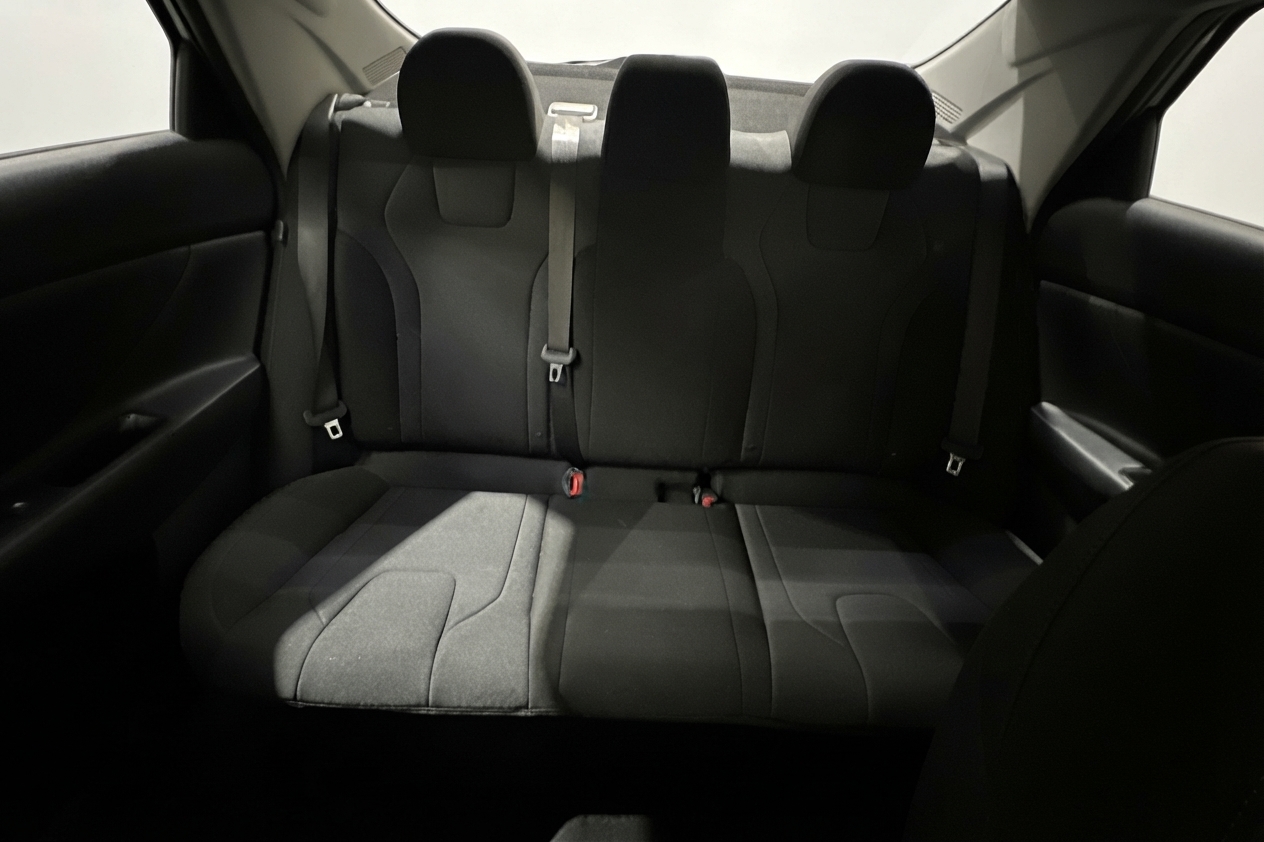 2026 Hyundai Elantra — photo 21 of 29