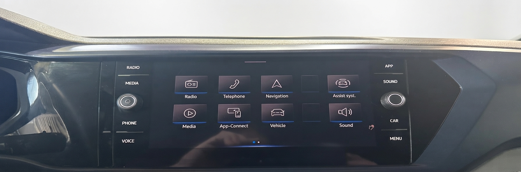 2024 Volkswagen Taos — photo 17 of 34
