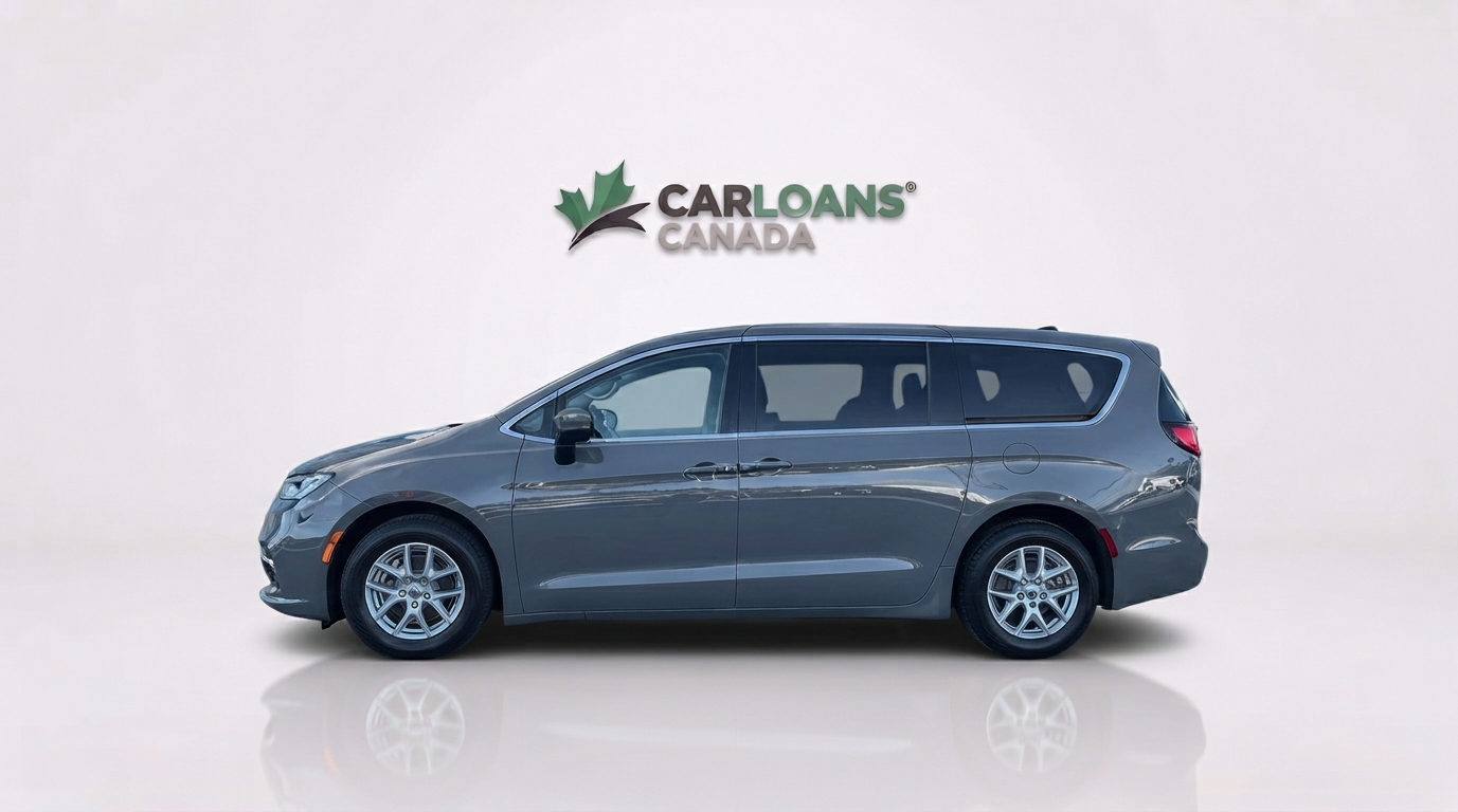 2023 Chrysler Pacifica — photo 3 of 25