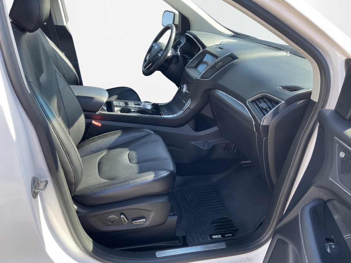 2019 Ford Edge — photo 20 of 33