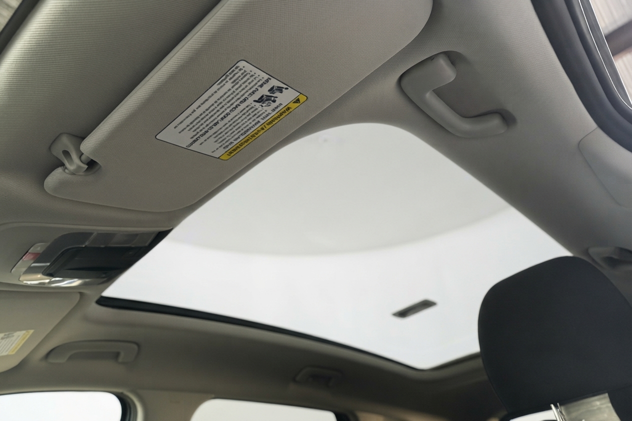 2025 Kia Sorento — photo 21 of 33