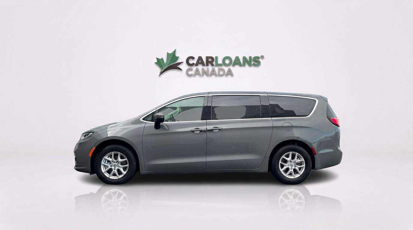 2023 Chrysler Pacifica — photo 3 of 25
