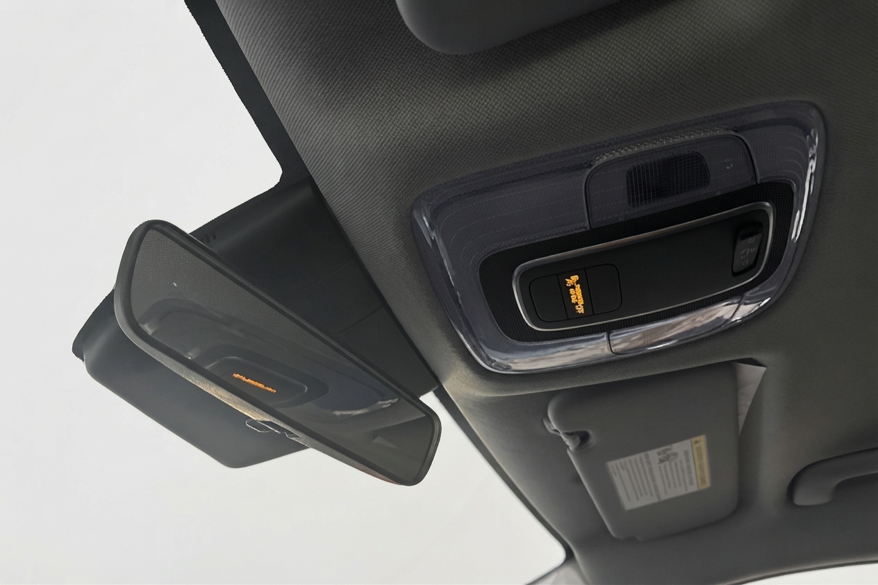 2026 Hyundai Elantra — photo 17 of 32