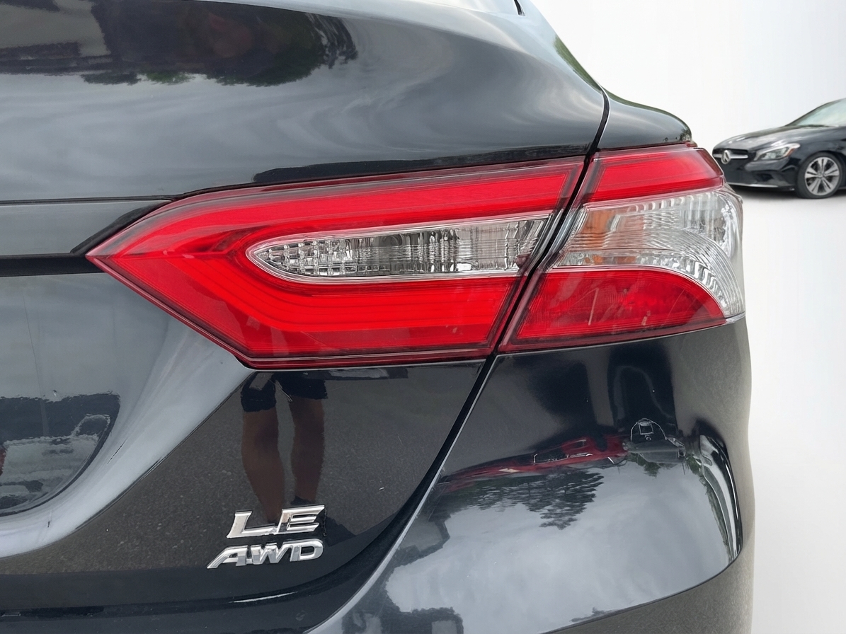 2020 Toyota Camry — photo 16 of 34