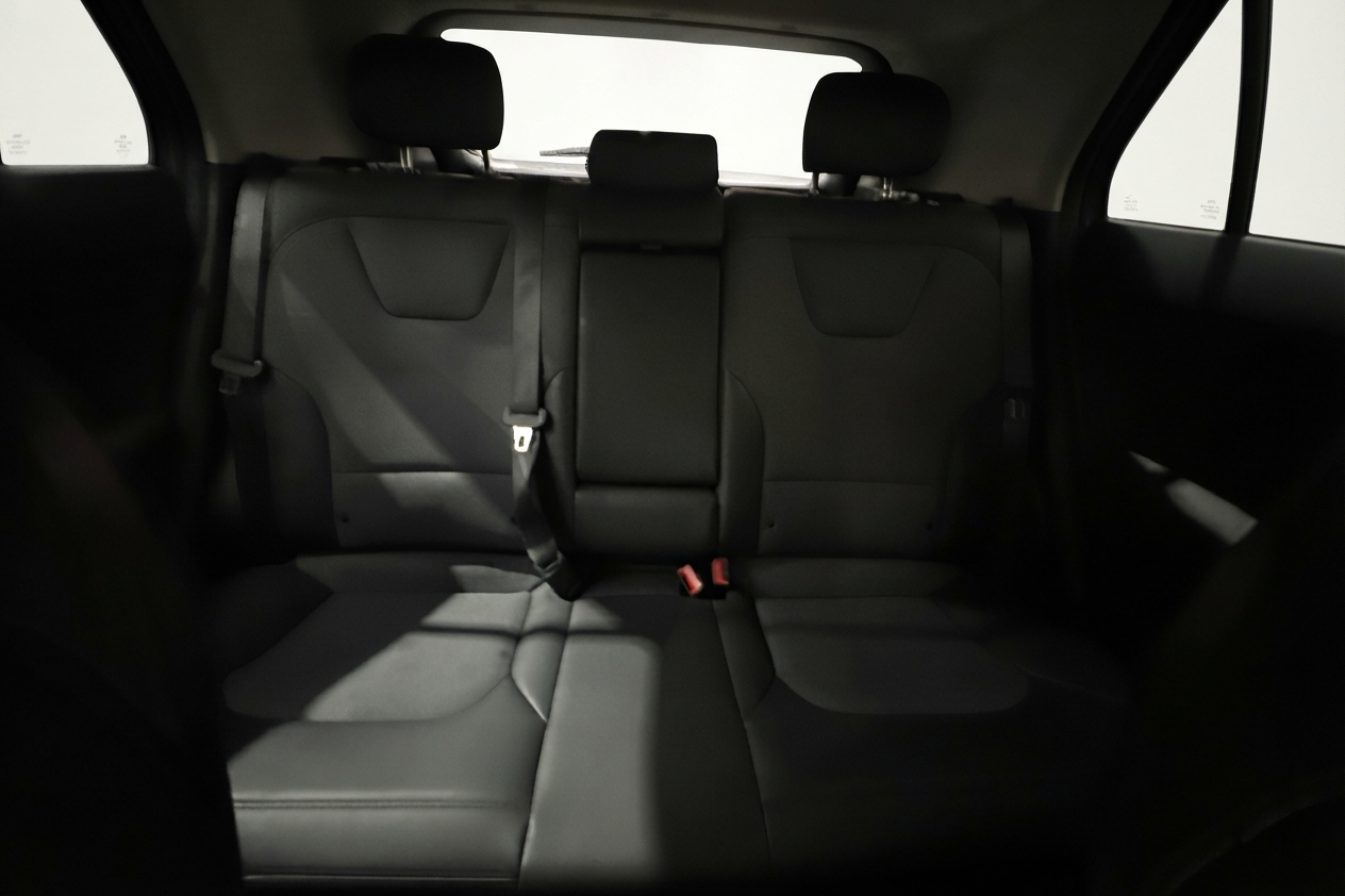 2025 Kia Niro Hybrid — photo 19 of 27