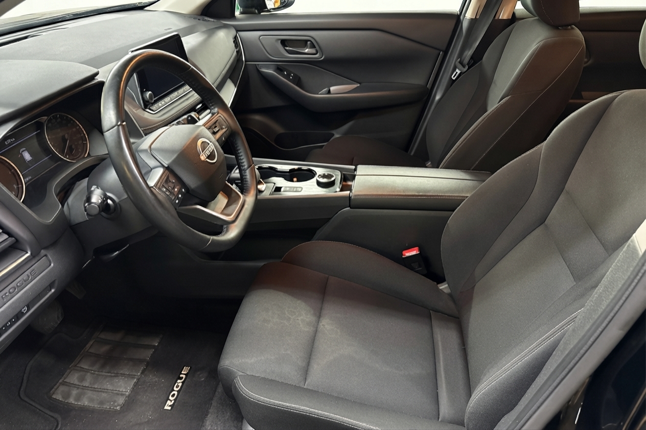 2025 Nissan Rogue — photo 11 of 33