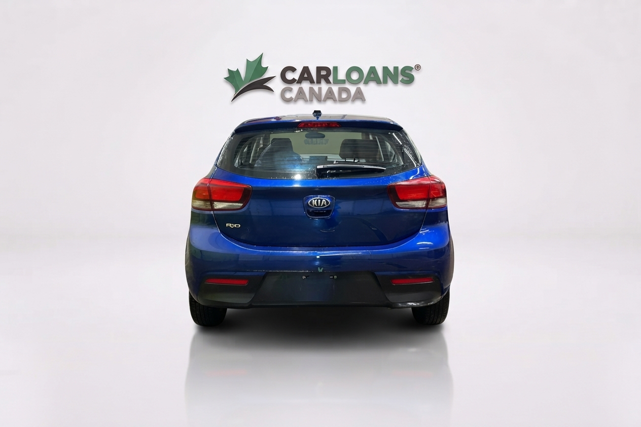 2021 Kia Rio Hatchback 5-Door — photo 5 of 25