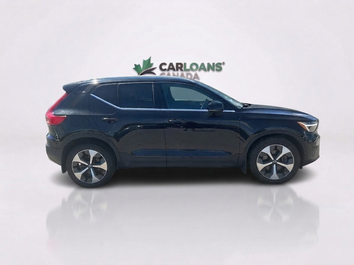 2024 Volvo XC40 — photo 7 of 36