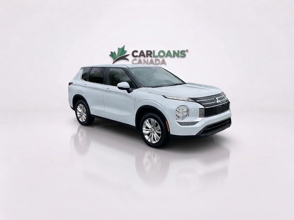 2025 Mitsubishi Outlander — photo 8 of 33