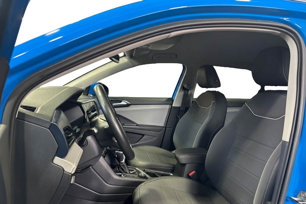 2024 Volkswagen Taos — photo 11 of 34