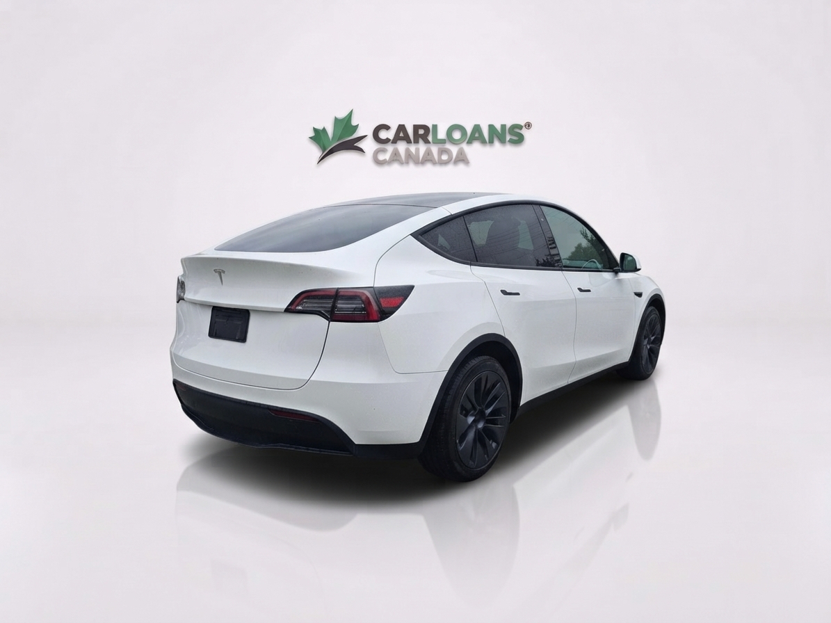2024 Tesla Model Y — photo 2 of 3