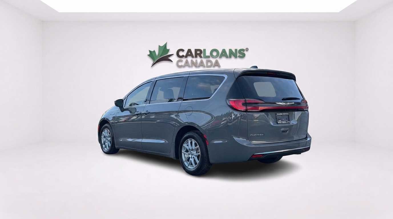 2023 Chrysler Pacifica — photo 4 of 25