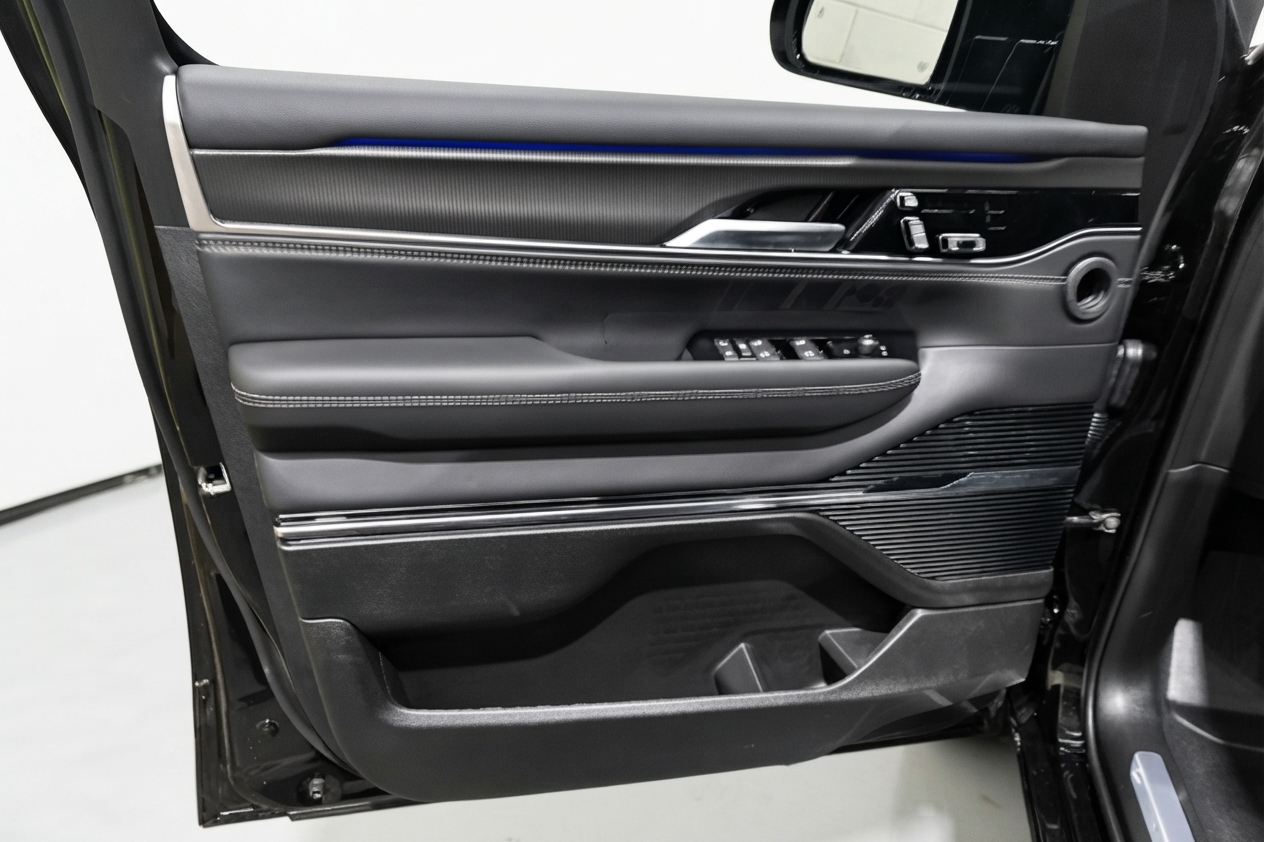 2026 Jeep Grand Wagoneer — photo 18 of 29