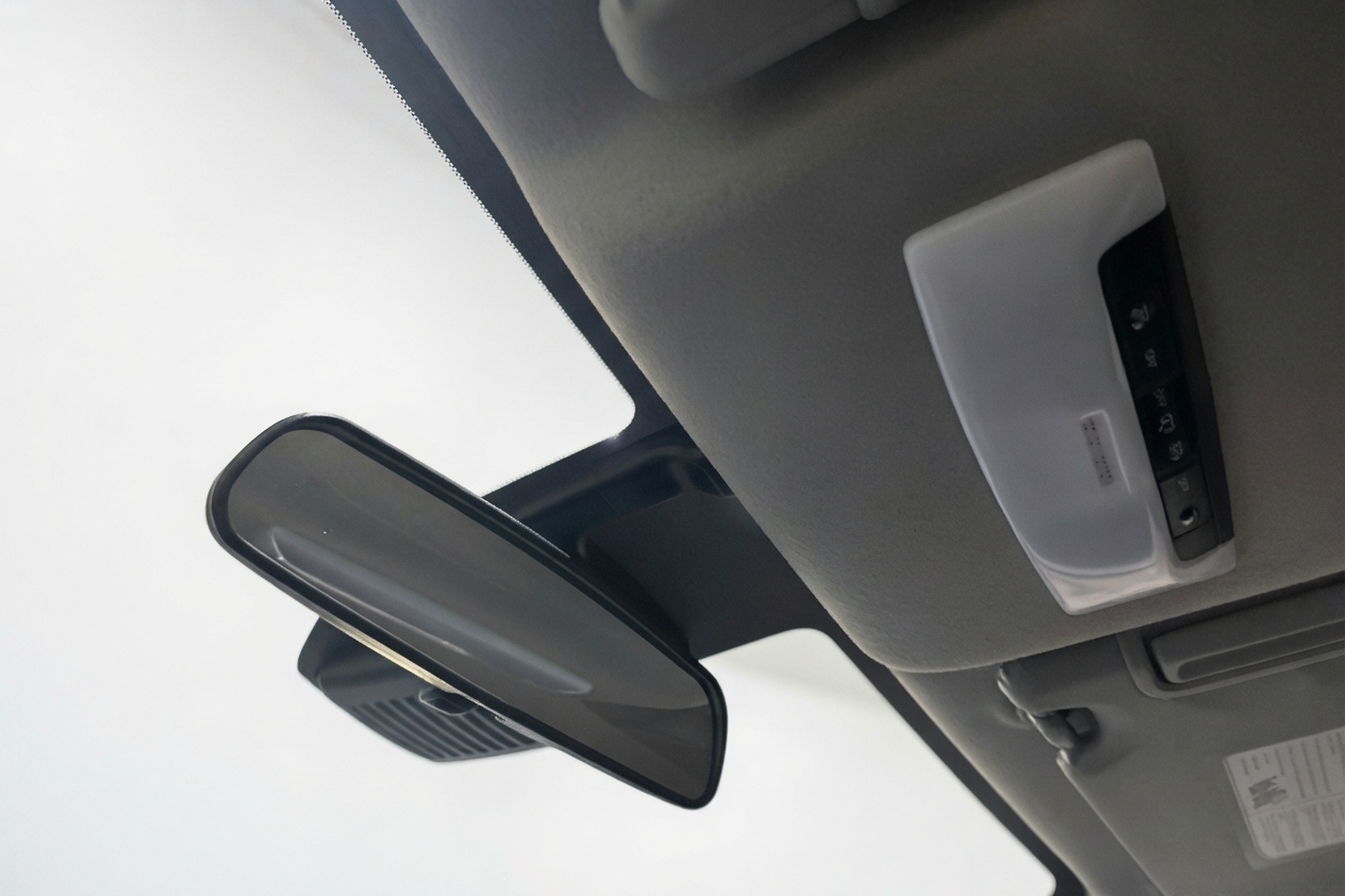2025 Nissan Versa — photo 16 of 26