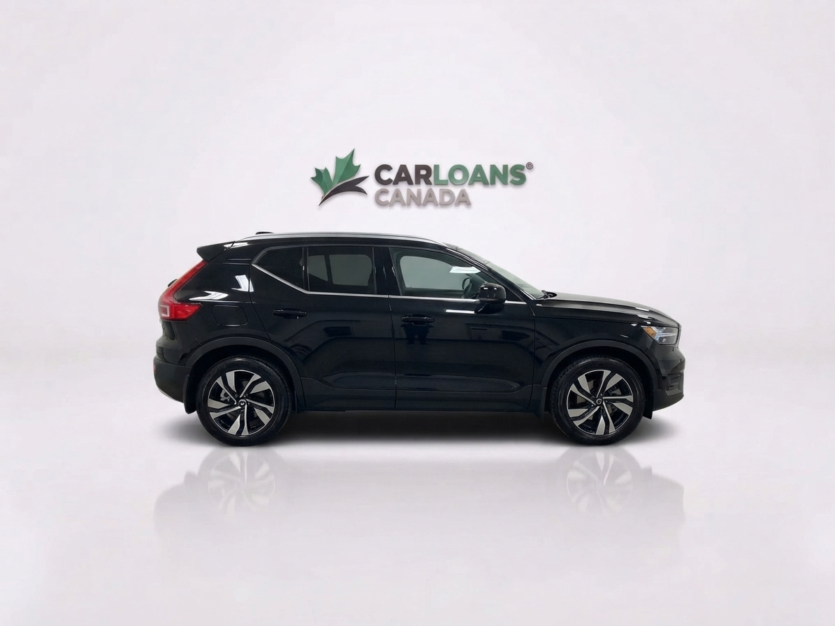 2024 Volvo XC40 — photo 3 of 34