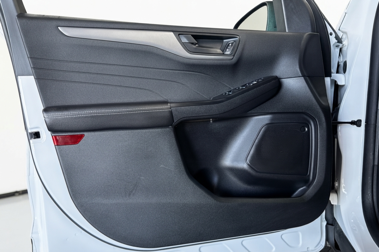 2025 Ford Escape — photo 19 of 33