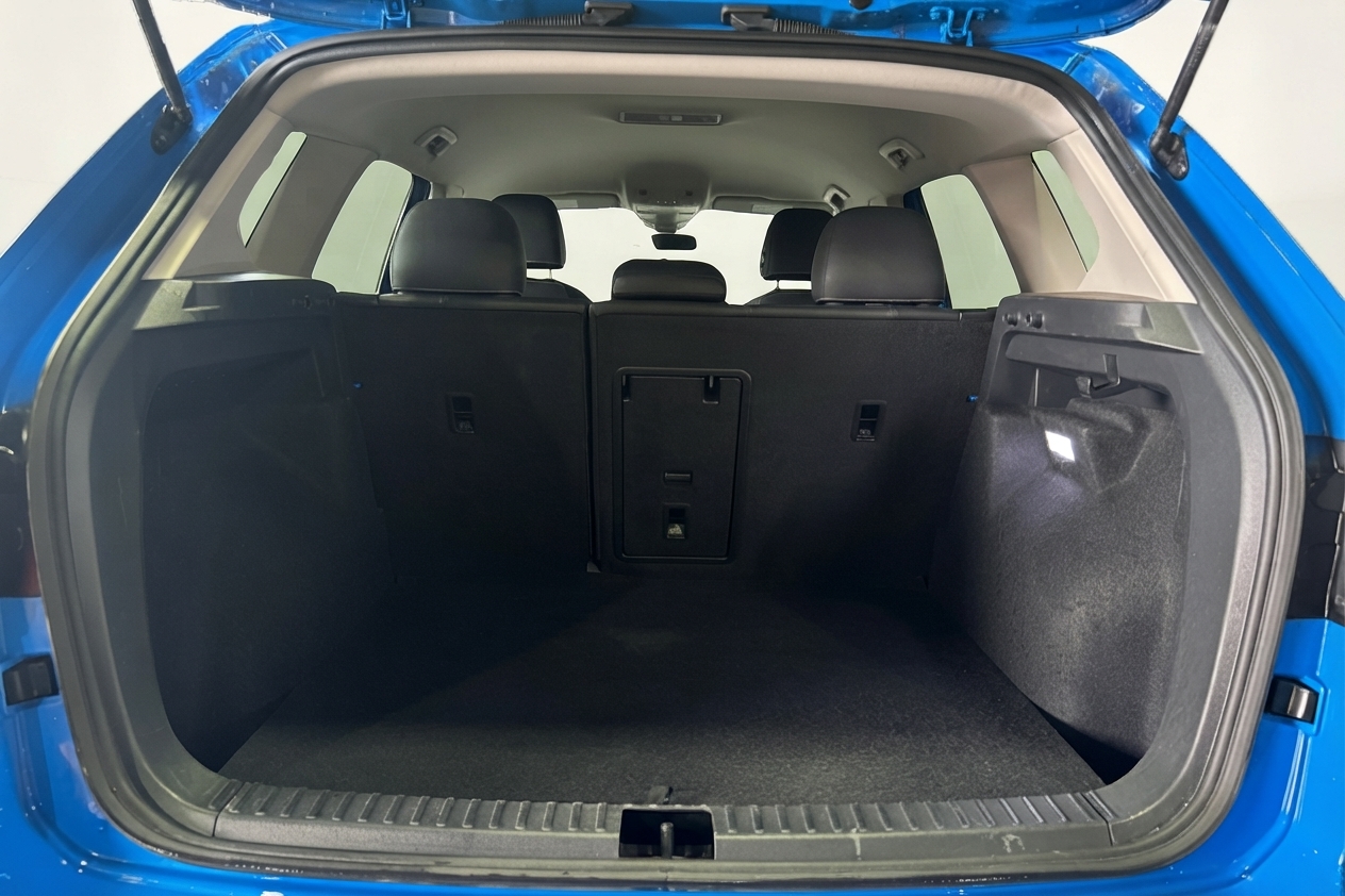 2024 Volkswagen Taos — photo 10 of 34