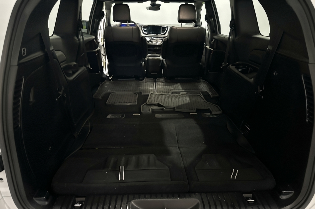 2026 Chrysler Grand Caravan — photo 10 of 28