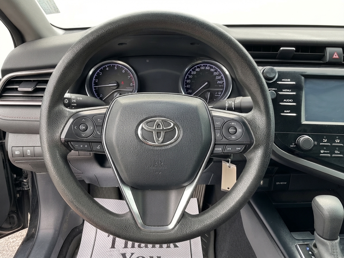 2020 Toyota Camry — photo 24 of 34