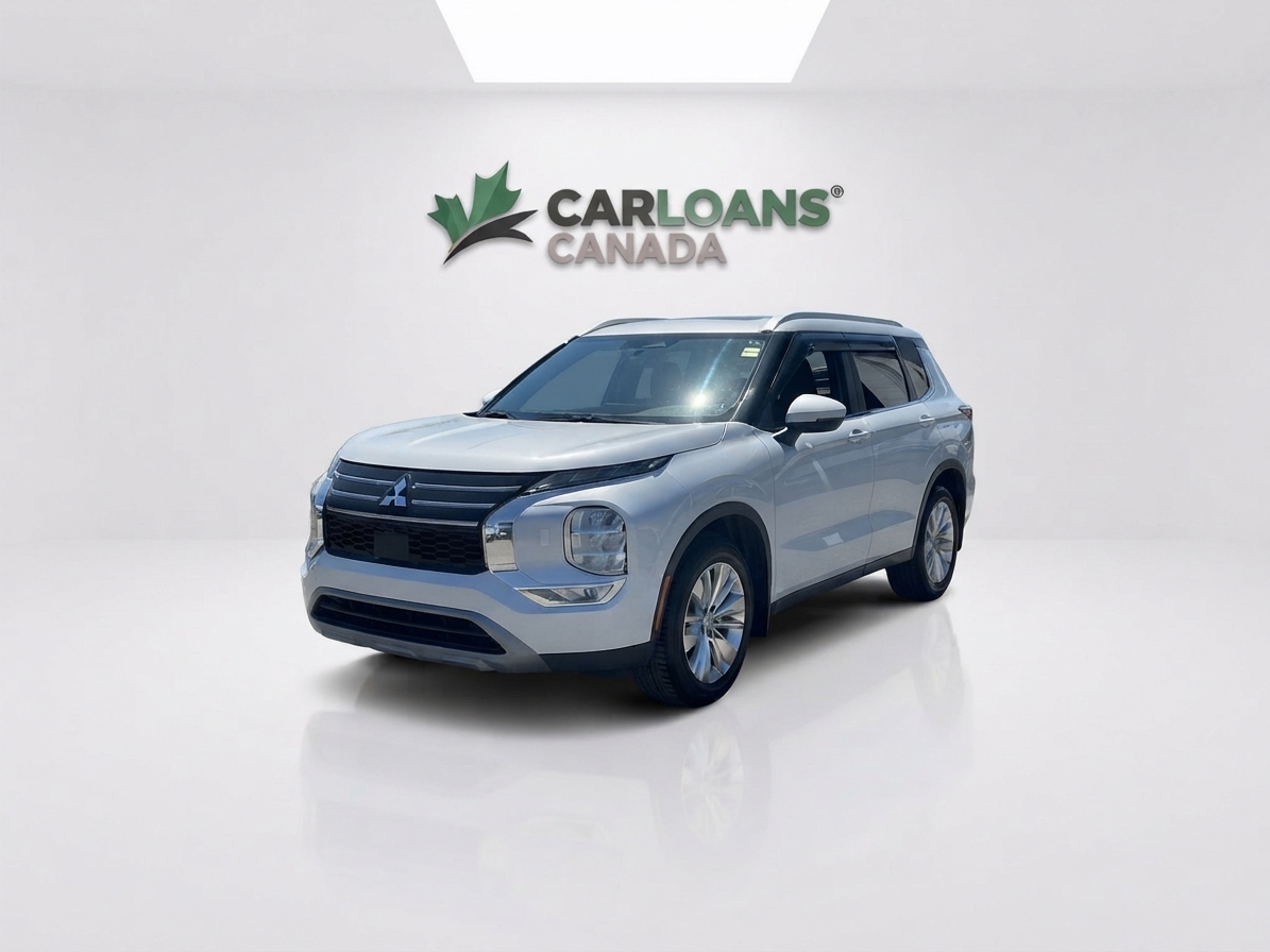 2025 Mitsubishi Outlander — photo 1 of 32
