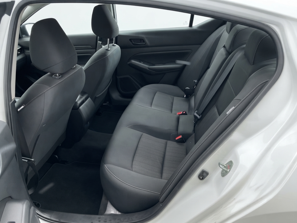 2025 Nissan Altima — photo 10 de 21