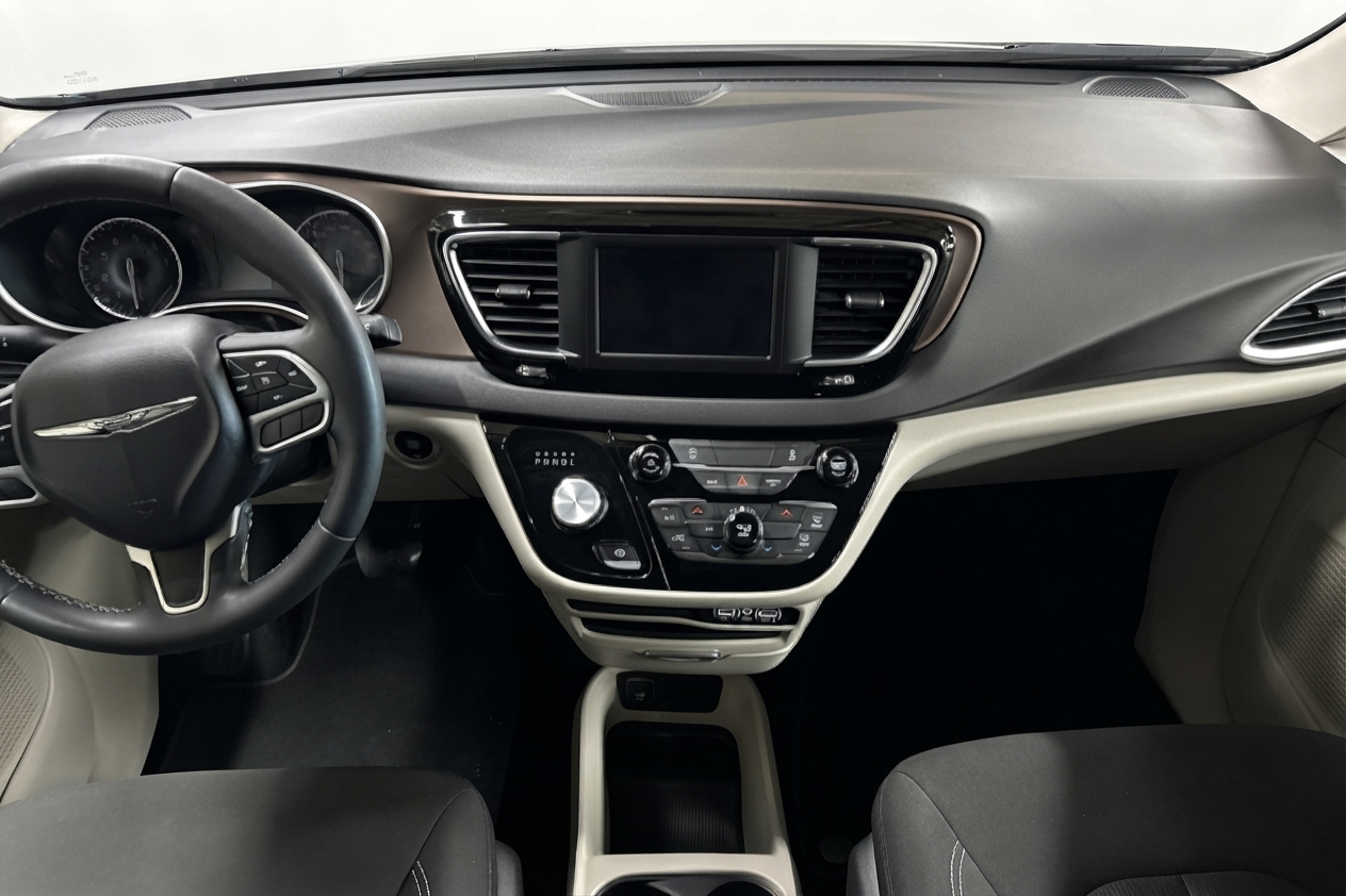 2024 Chrysler Grand Caravan — photo 24 of 34