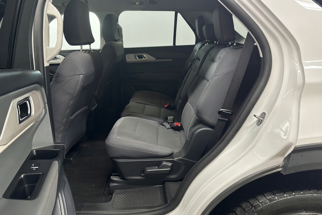 2025 Ford Explorer — photo 12 de 35