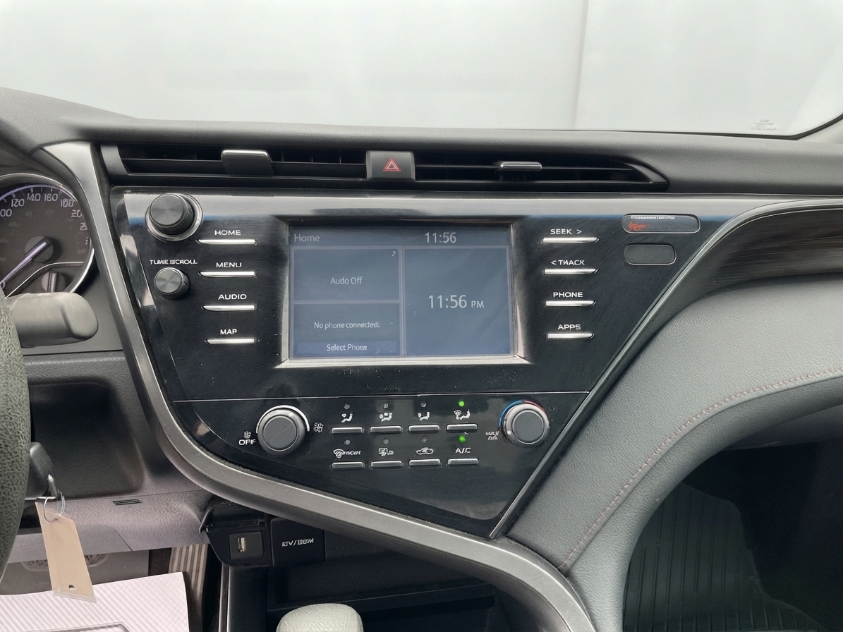 2020 Toyota Camry — photo 28 of 34
