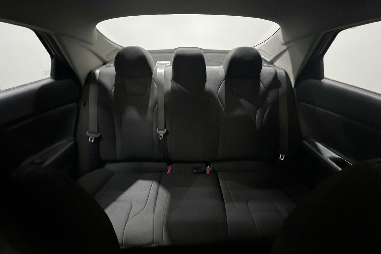 2026 Hyundai Elantra — photo 23 of 32