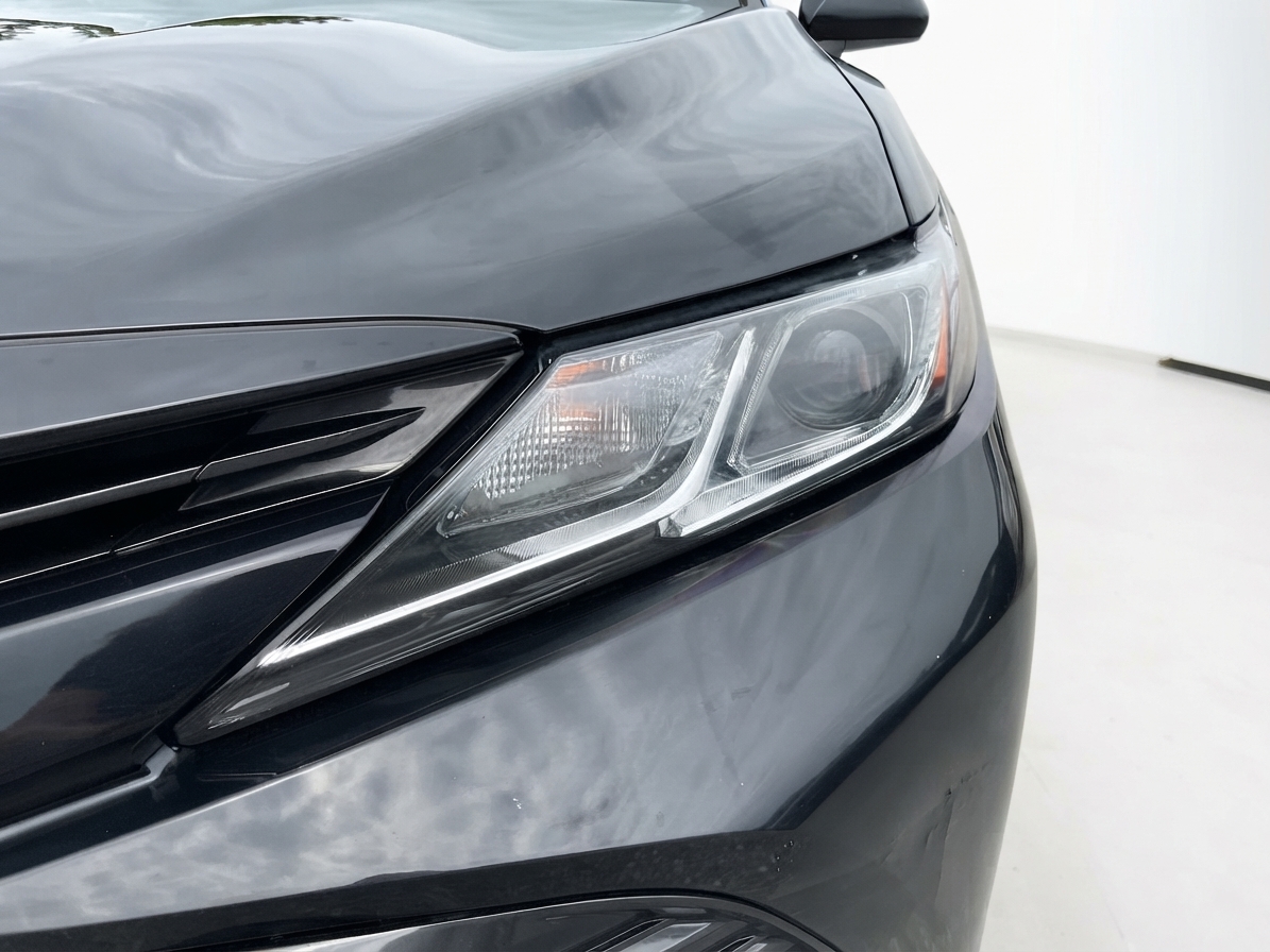 2020 Toyota Camry — photo 14 of 34