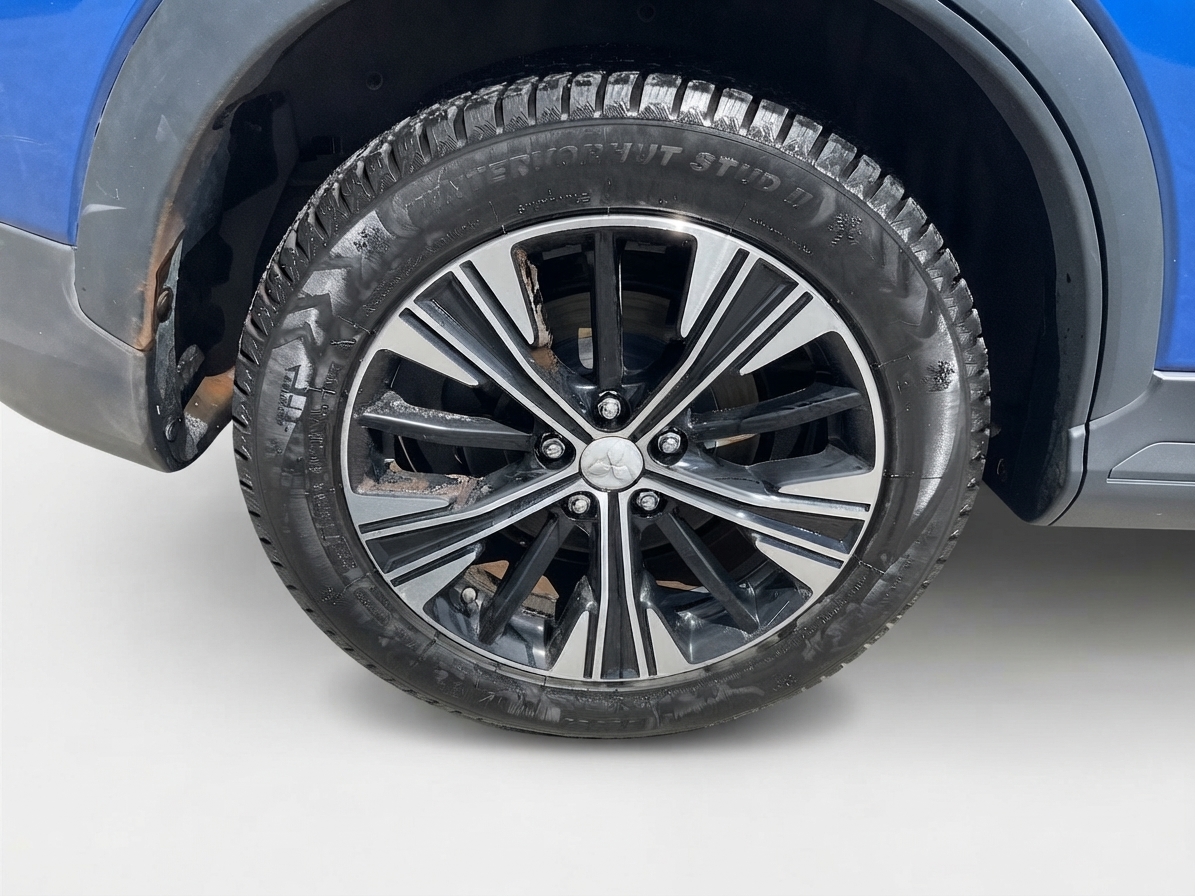 2019 Mitsubishi Eclipse Cross — photo 12 of 34