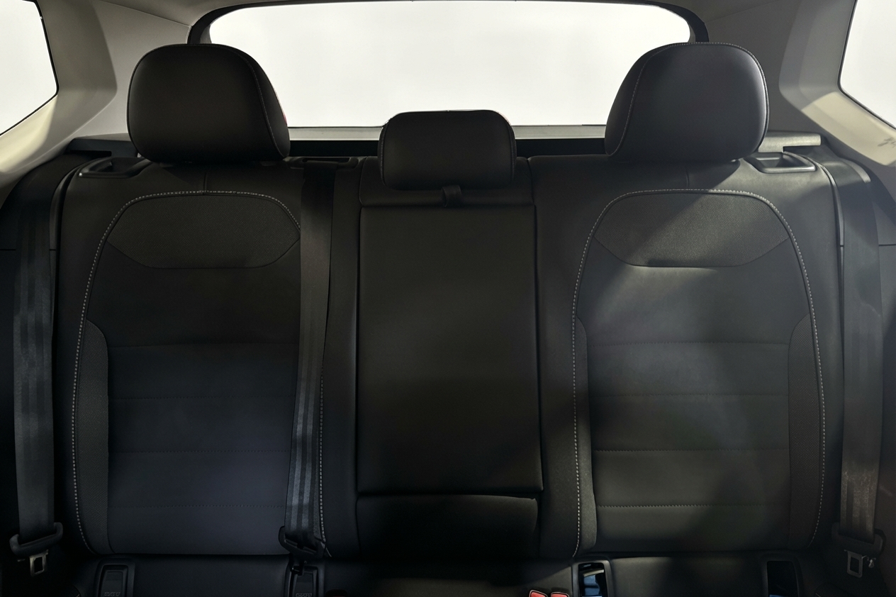 2024 Volkswagen Taos — photo 22 of 34