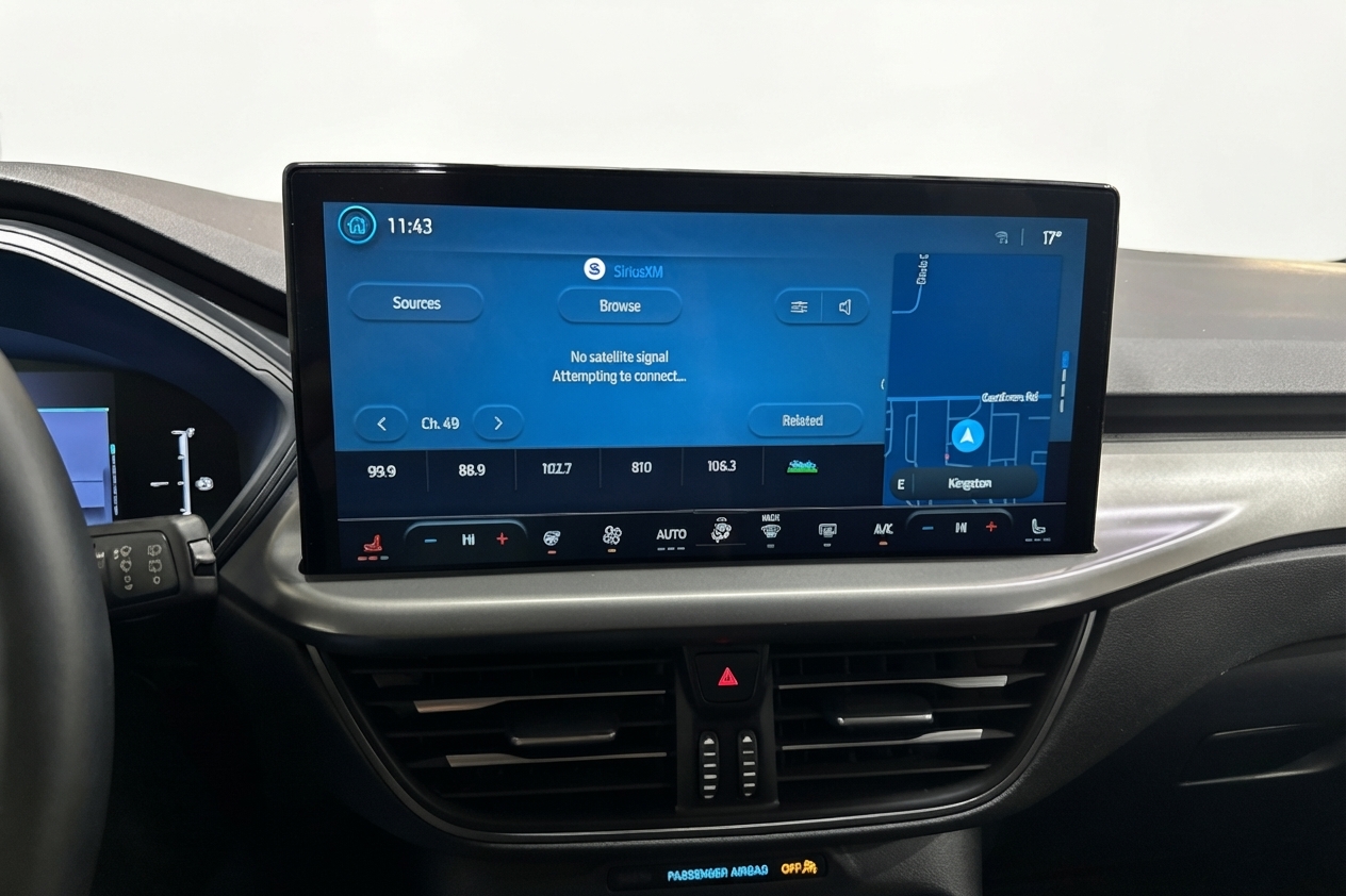 2025 Ford Escape Plug-in Hybrid — photo 18 of 35
