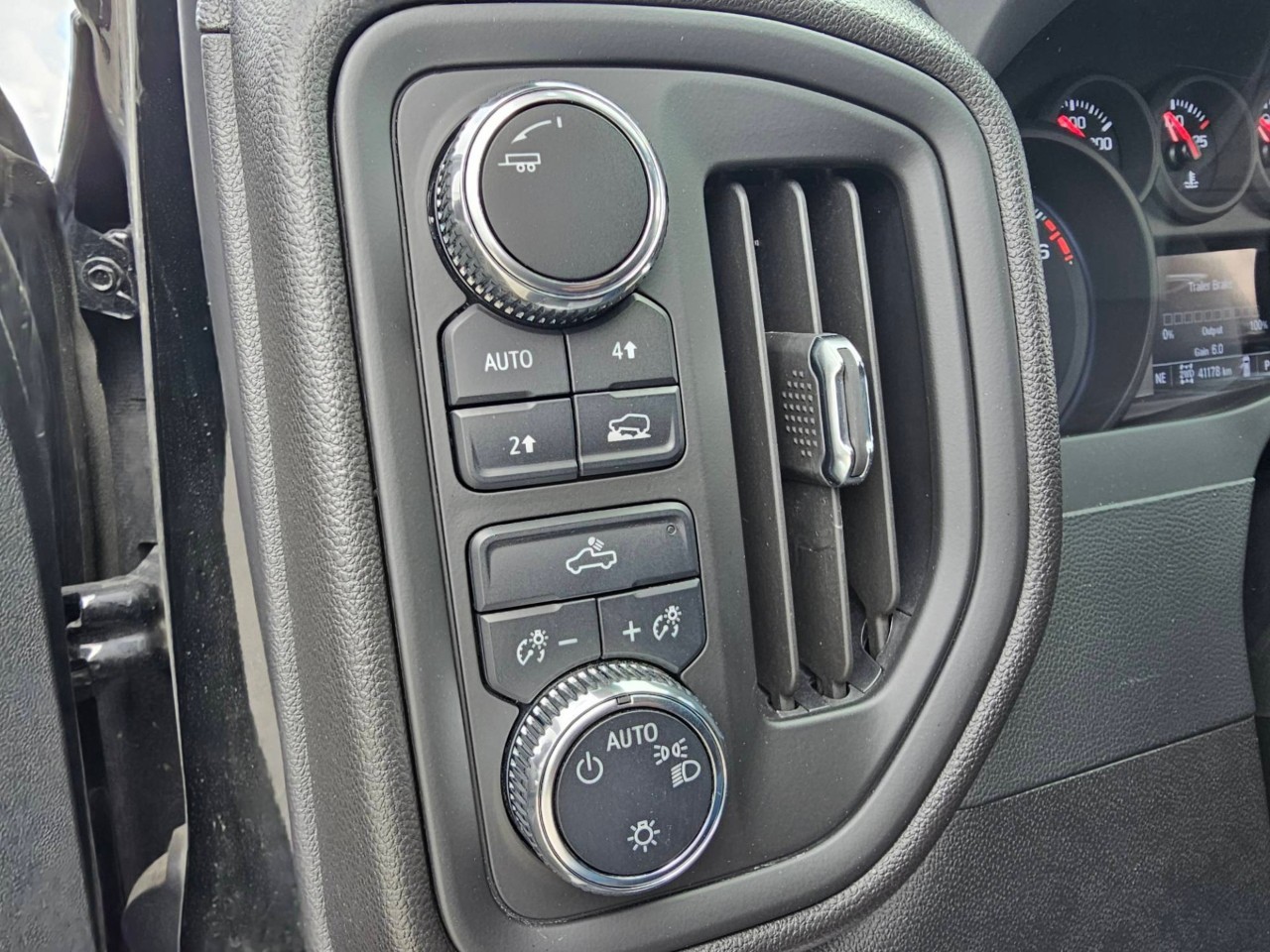 2024 GMC Sierra 1500 — photo 15 of 20
