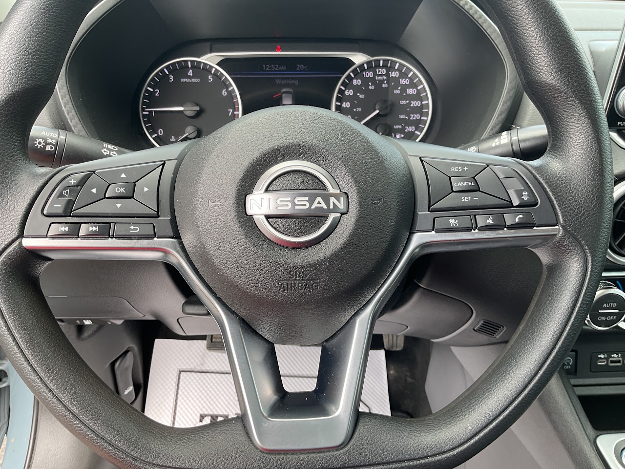 2024 Nissan Sentra — photo 25 of 31