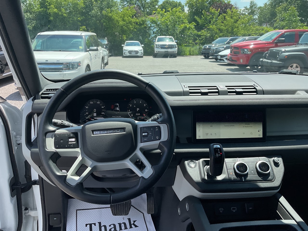 2024 Land Rover Defender — photo 24 of 34