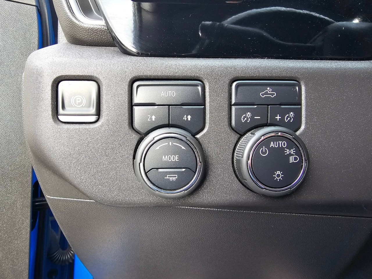 2025 Chevrolet Silverado 1500 — photo 15 of 20