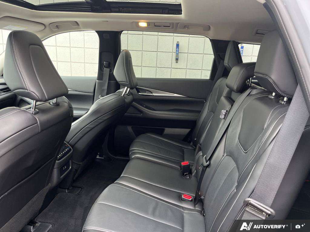 2025 Infiniti QX60 — photo 23 of 25