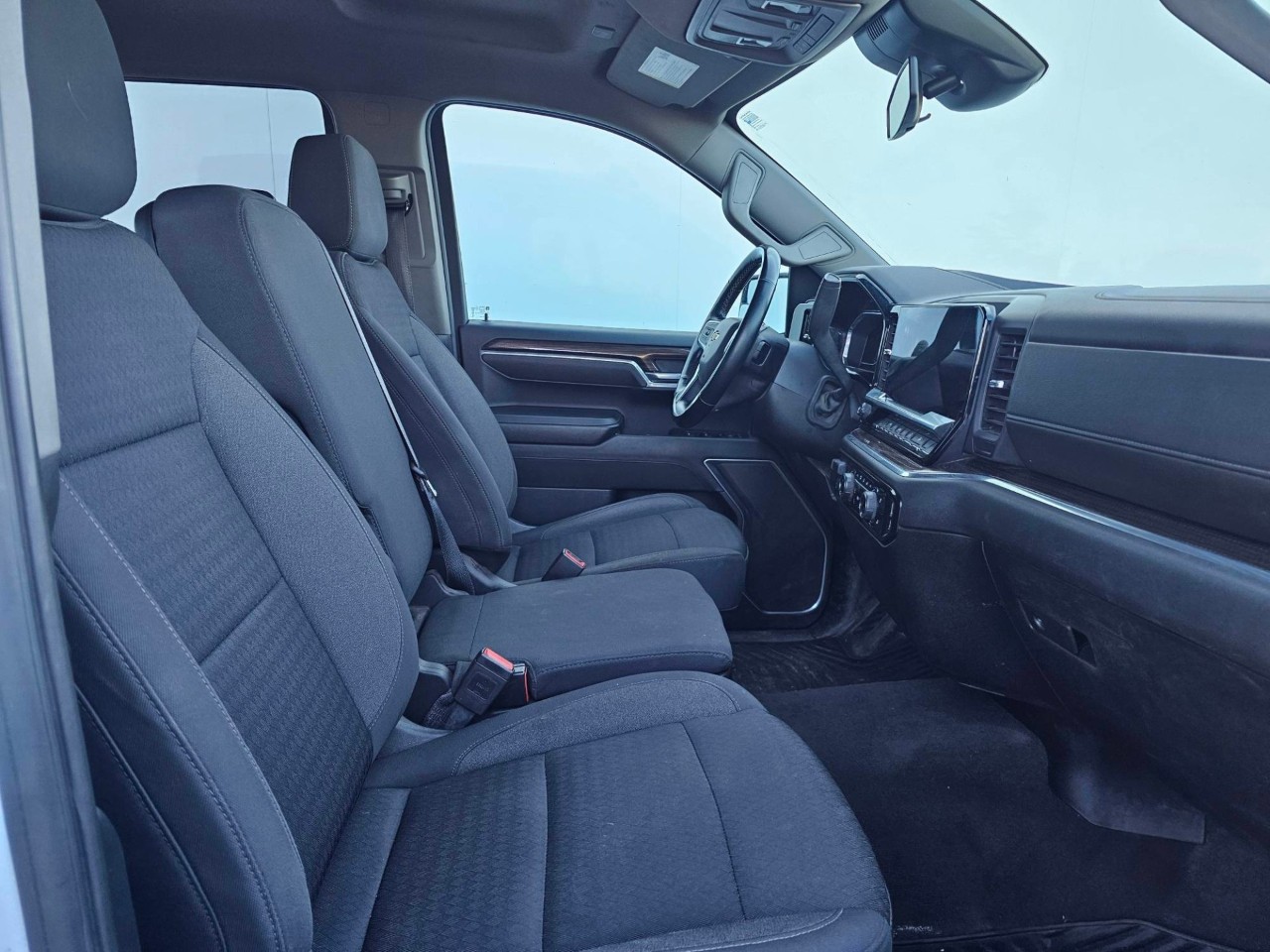 2025 Chevrolet Silverado 1500 — photo 9 of 24