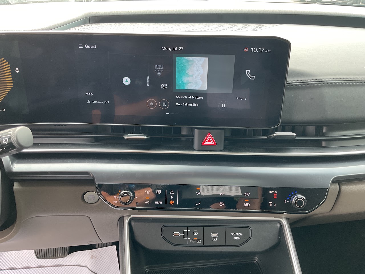 2025 Kia Carnival — photo 28 of 34