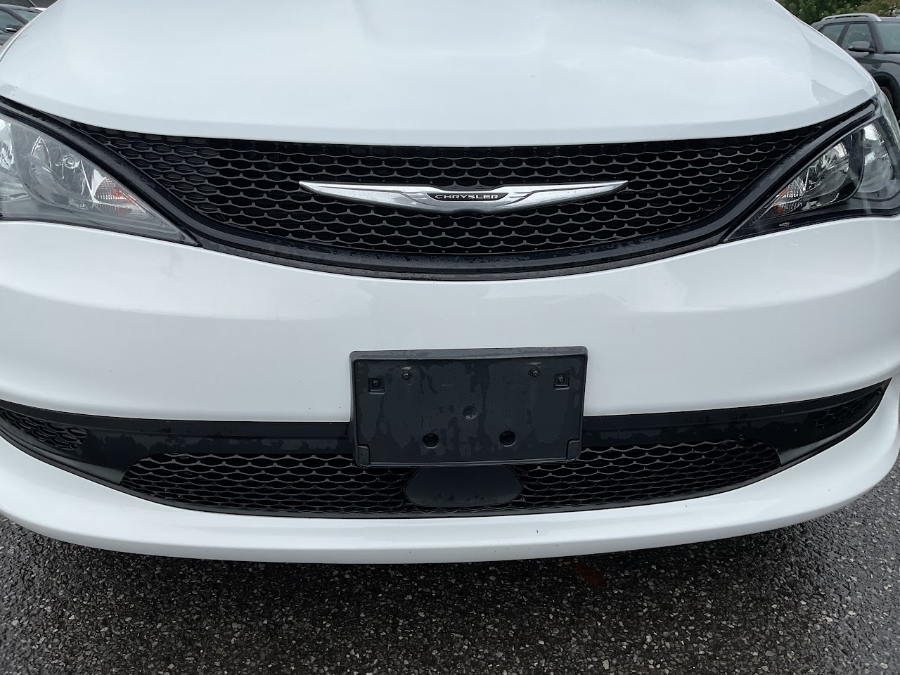 2023 Chrysler Grand Caravan — photo 18 of 34